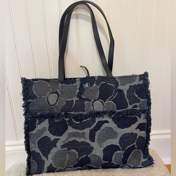 kate spade Handbags - NWOT Kate Spade ♠️ Sam Daisy Floral Denim Large Tote
